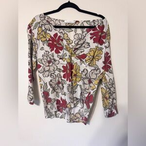 Floral V-neck blouse. Size medium